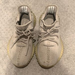 YEEZY BOOST 350 V2 'SESAME' – SIZE US 4.5M (US 5.5W)